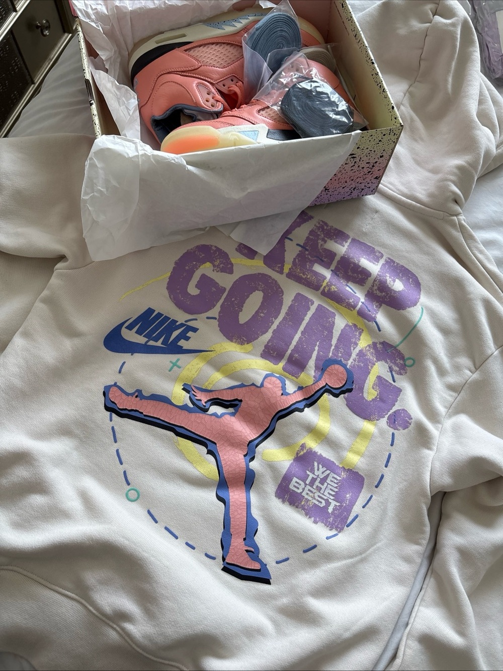 Jordan hoodie + sneakers bundle